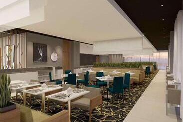 هتل Hilton Garden Inn Windhoek