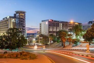 هتل Hilton Garden Inn Windhoek