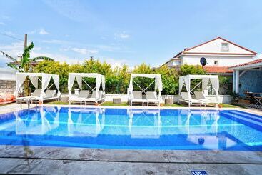 هتل Lamira Suites Alacati