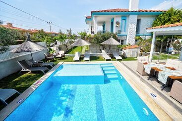 هتل Lamira Suites Alacati