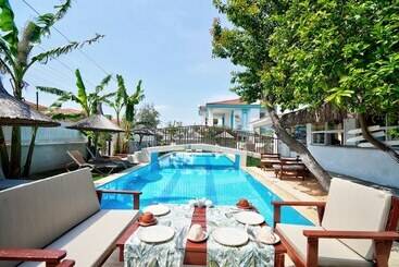 هتل Lamira Suites Alacati