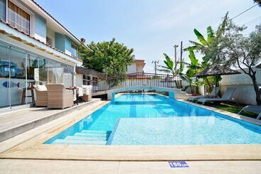 هتل Lamira Suites Alacati