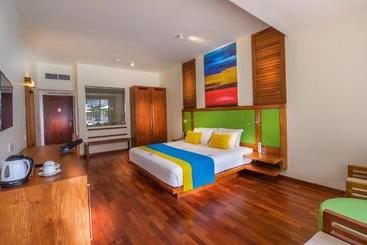Mermaid Hotel & Club