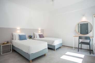 هتل Nautilus Apartments Suites
