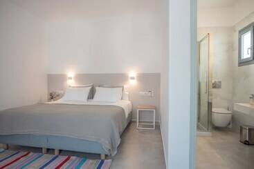 هتل Nautilus Apartments Suites