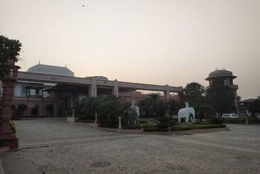هتل Orient Taj By Oyo Rooms