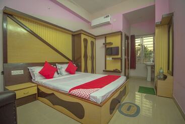 هتل Collection O Palm Group