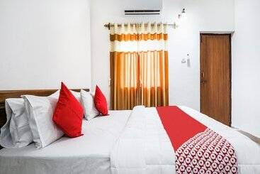 هتل Rosy Guest House By Oyo