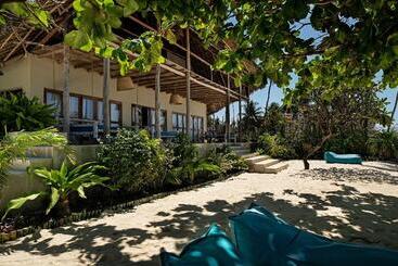 هتل Upendo Beach Boutique