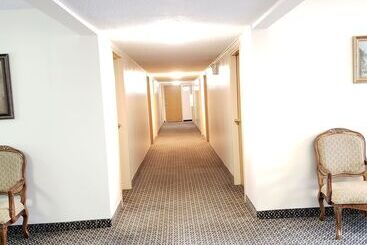 مُتل Tower Inn