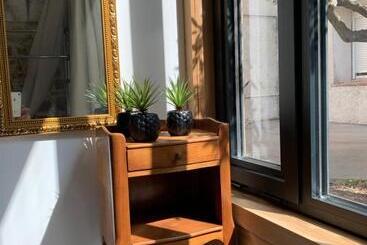تختخواب و صبحانه Le Jardin De Lacoste