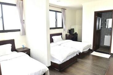 تختخواب و صبحانه Lotus Garden Homestay
