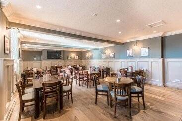 تختخواب و صبحانه The George