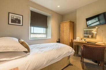 تختخواب و صبحانه The George