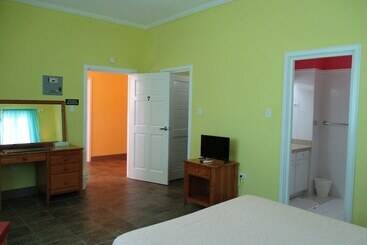 Harlem B & B - Saint Lawrence Gap