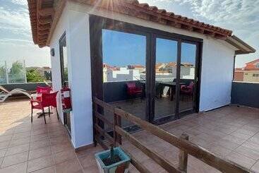 هتل Blue Eagle Guesthouse