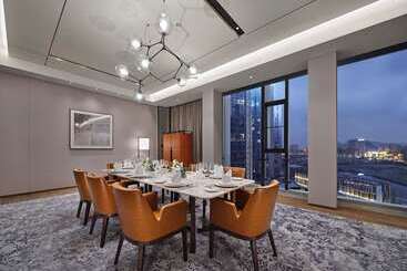هتل Hilton Guiyang