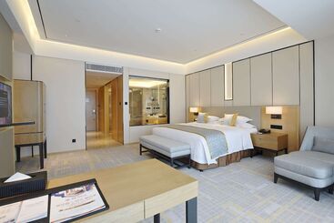 هتل Howard Johnson By Wyndham Glory Plaza Chenghai