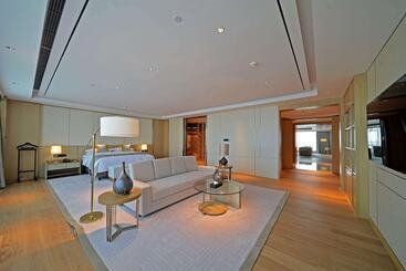 هتل Howard Johnson By Wyndham Glory Plaza Chenghai