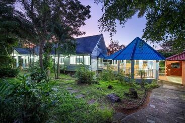 هتل Ivy Cottage By Qiu