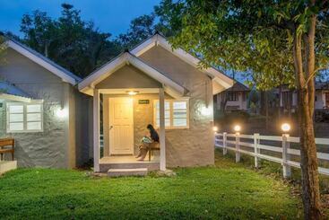 هتل Ivy Cottage By Qiu