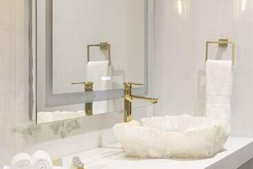 L Hotel Perla Boutique