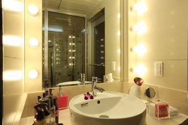 هتل Lusso Croce Urban Resort Adult Only