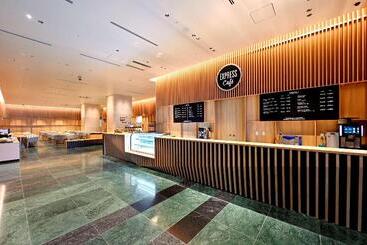 هتل Oriental Suites Airport Osaka Rinku