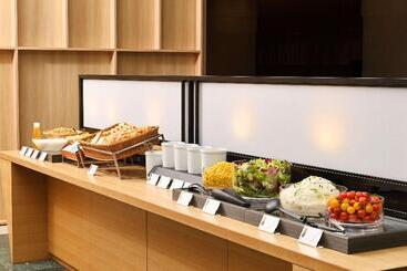 هتل Oriental Suites Airport Osaka Rinku
