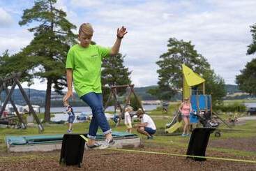 هتل Sveastranda Camping