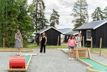 هتل Sveastranda Camping