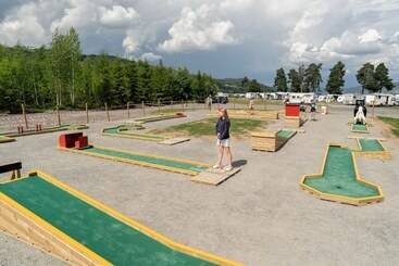 هتل Sveastranda Camping