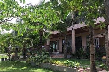 هتل The Organery Retreat