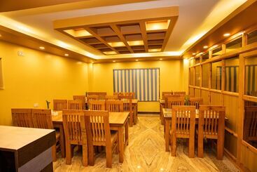 هتل Visitors Inn, Pokhara