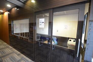 Kumamoto Capsule Hotel   Hostel, Caters To Men