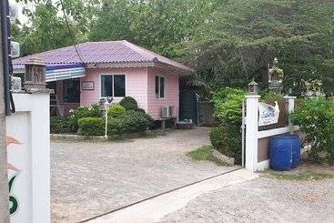 پانسیون Chomtawan Home