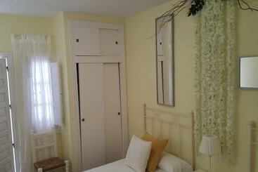 펜션 Hospedería Rural Las Buganvillas