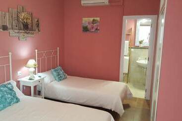 펜션 Hospedería Rural Las Buganvillas