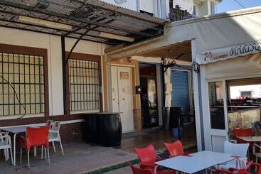 펜션 Hospedería Rural Las Buganvillas