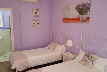 펜션 Hospedería Rural Las Buganvillas