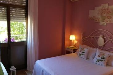 펜션 Hospedería Rural Las Buganvillas