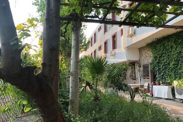 Assos Büyük Yıldızsaray Otel