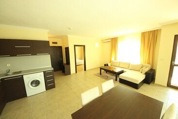 آپارتمانهای توریستها Menada Saint George Palace