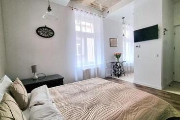 Nook Nook Apartments Katarzyny 2