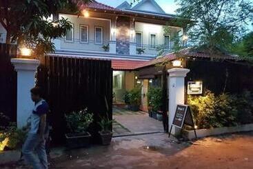 پانسیون Nika's House