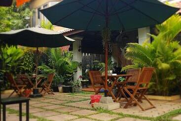 پانسیون Nika's House