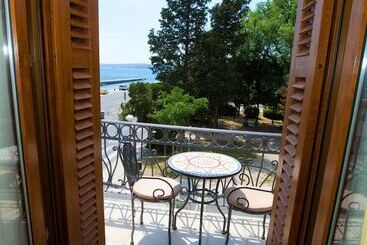 Apartments Villa Castello