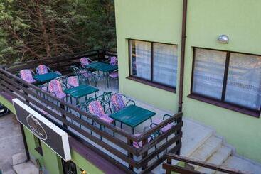 پانسیون Holiday Resort Zlatni Dol Mostar