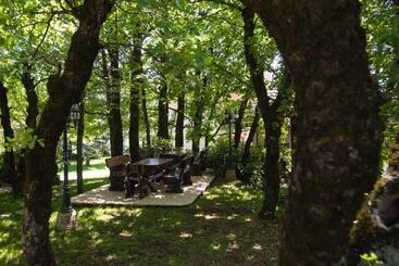 پانسیون Holiday Resort Zlatni Dol Mostar