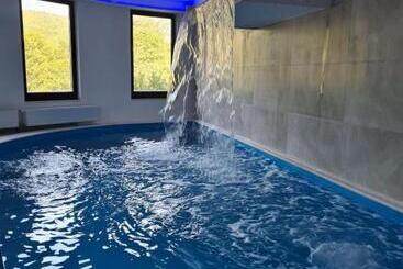 پانسیون Holiday Resort Zlatni Dol Mostar